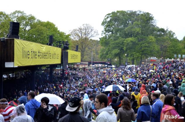 More than 15,000 fans packed Merriweather Post Pavilion for the third annual Sweetlife Food & Music Festival (Photo: Frank Wilson).